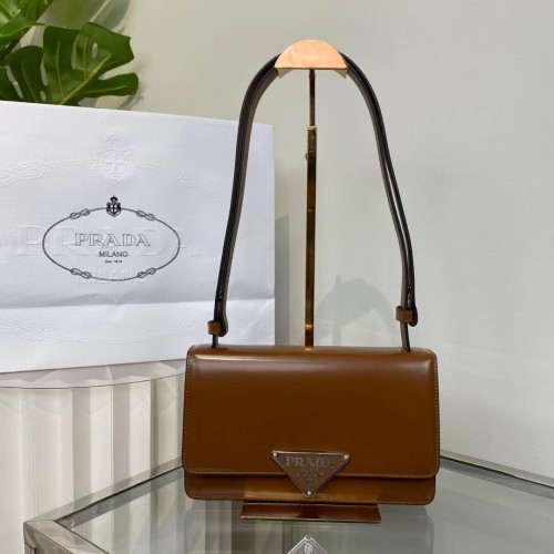 Prada Cleo sac à bandoulière en cuir brossé 1BN321 Caramel