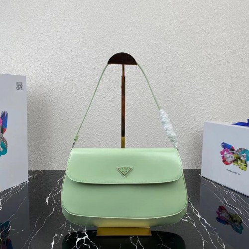 Prada Cleo sac à bandoulière en cuir brossé avec rabat 1BH276 vert