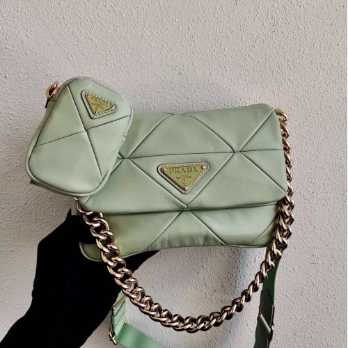 Prada Gaufre sac à bandoulière en cuir nappa 1BD292A vert clair