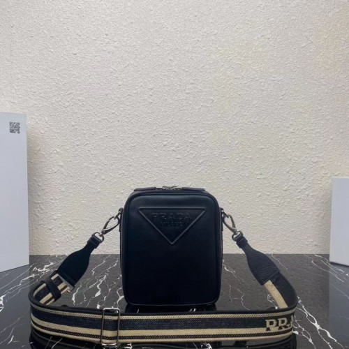 Prada Sac en cuir avec bandoulière 2BQ354 noir