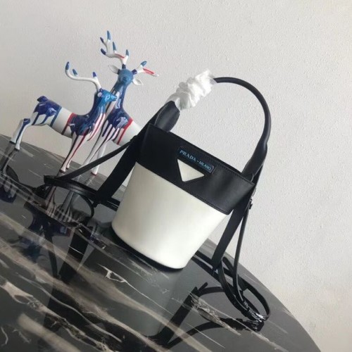 Prada Margit sac à bandoulière en cuir 1BE015 Noir&blanc