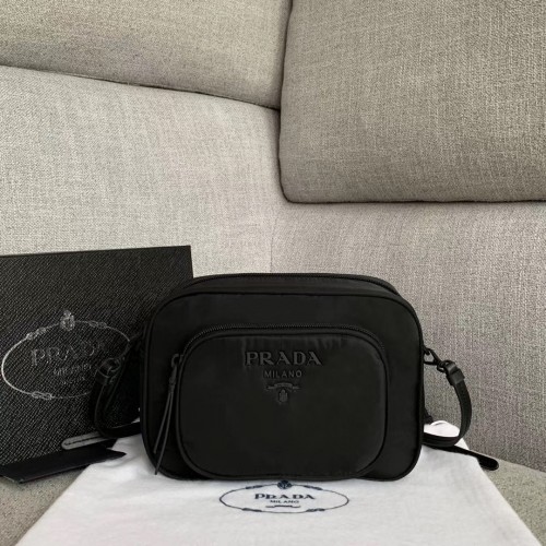 Prada Sac à bandoulière en nylon 81199 noir