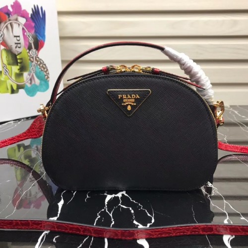 Prada Odette Saffiano sac en cuir 1BH123 noir&rouge