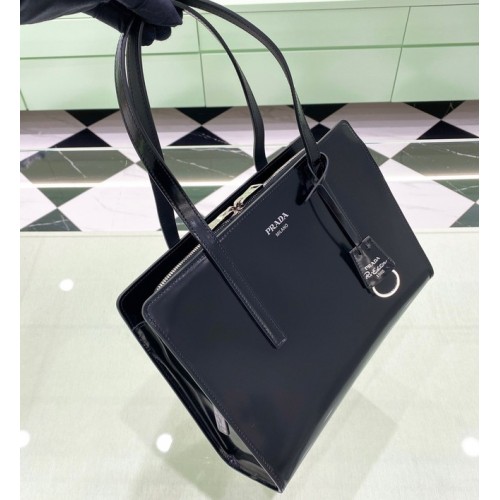 Prada Re-Edition 1995 petit sac à bandoulière en cuir brossé 1BA357 noir