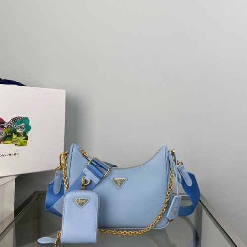 Prada Re-Edition 2005 Saffiano sac à bandoulière 1BH204 bleu ciel