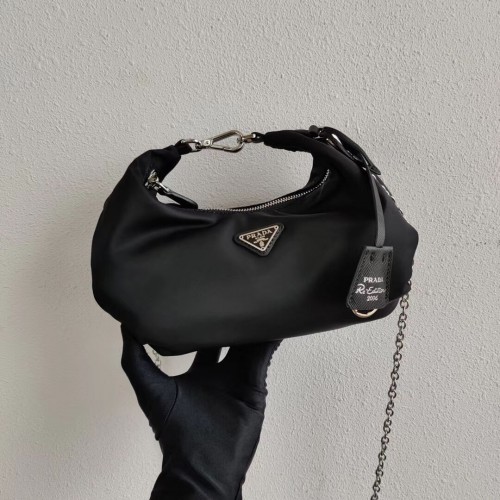 Prada Re-Edition 2005 sac à bandoulière en nylon 1BH172 noir
