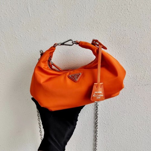 Prada Re-Edition 2005 sac à bandoulière en nylon 1BH172 orange