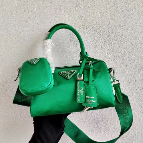 Prada Re-Edition 2005 sac à main 1PR846 vert