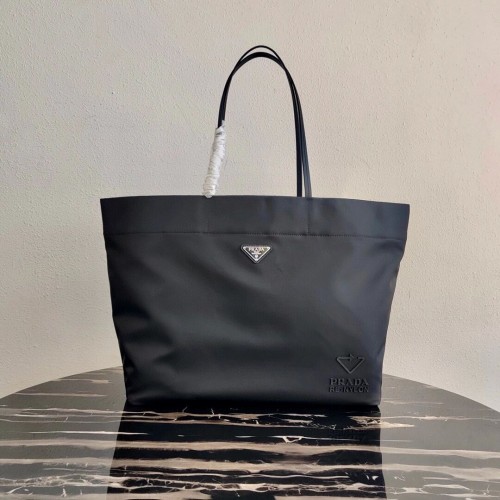 Prada Re-Edition sac cabas en nylon 1BG107 noir