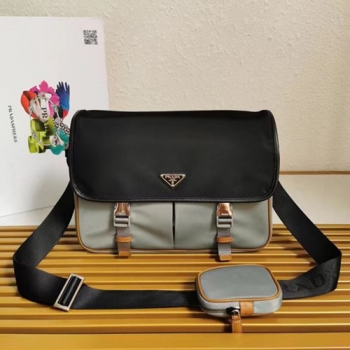 Prada Sac bandoulière en cuir Re-Nylon et Saffiano 2XD770 noir&gris