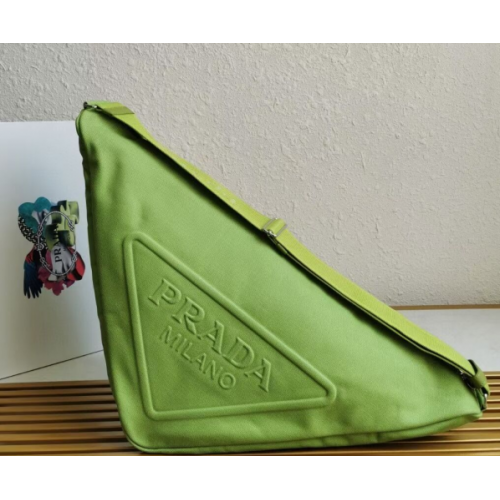 Prada Re-Nylon grand sac à bandoulière 2EV077 vert