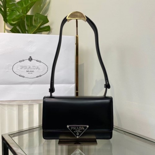 Prada Cleo sac à bandoulière en cuir brossé 1BN321 noir