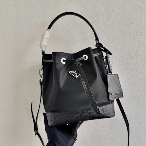 Prada mini sac à bandoulière en cuir Saffiano 1AE055 noir