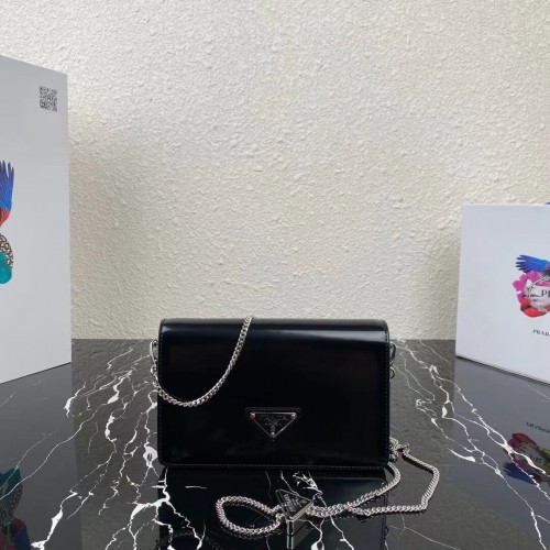 Prada Petit sac à bandoulière en cuir brossé 1BH307 noir