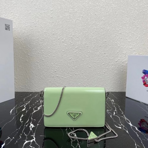 Prada Petit sac à bandoulière en cuir brossé 1BH307 vert