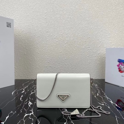 Prada Petit sac à bandoulière en cuir brossé 1BH307 blanc