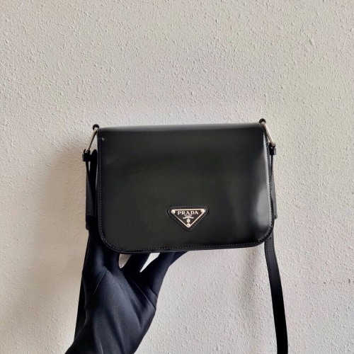 Prada Petit sac à bandoulière en cuir brossé 1BH308 noir