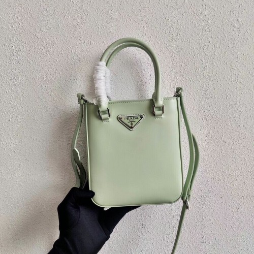 Prada Petit cabas en cuir brossé 1AD331 vert clair