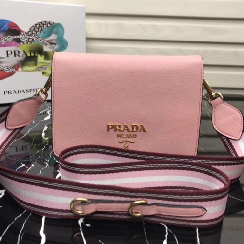 Sac à bandoulière en cuir de veau Prada 1BD102 rose