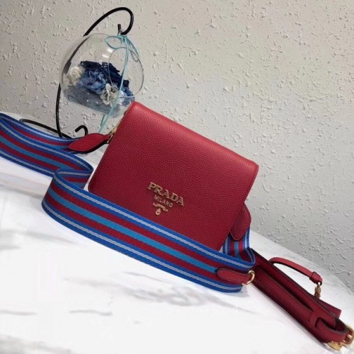 Sac à bandoulière en cuir de veau Prada 1BD102 rouge