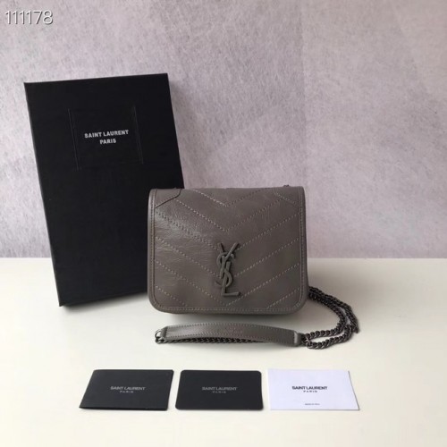 SAINT LAURENT Niki Mini sac bandoulière en cuir 03743 gris