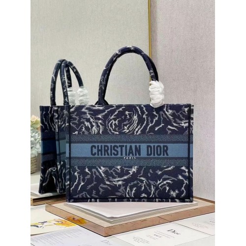 PETIT BOOK TOTE DIOR Broderie C1287-31 bleu