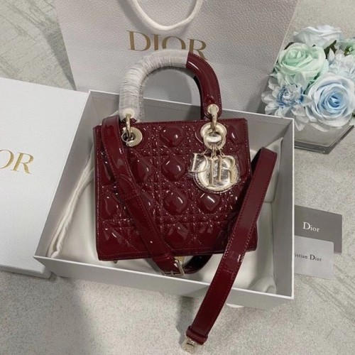 PETIT SAC FEMME DIOR Cuir de veau verni rouge M0531