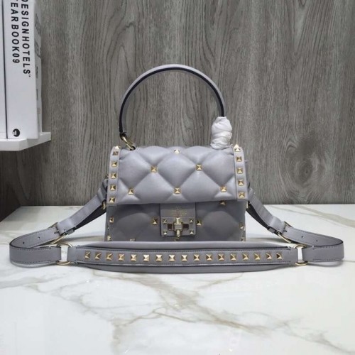 VALENTINO Sac bandoulière en cuir matelassé Candy 0033 gris