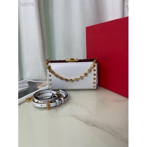 VALENTINO GARAVANI Sac à bandoulière Rockstud Alcove Grain veau V0189 blanc