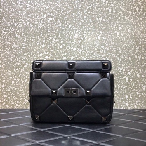 VALENTINO GARAVANI Roman Stud Large Cuir de mouton Napa 1189L noir