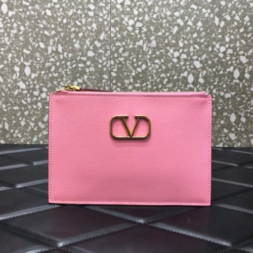 VALENTINO GARAVANI Pochette Stud Sign en cuir de veau grainé 0620 rose