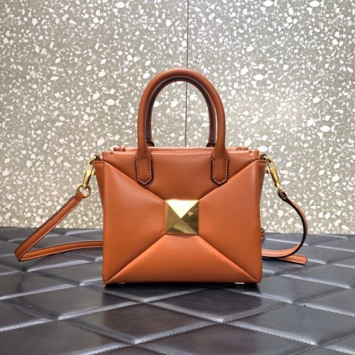 VALENTINO GARAVANI petit sac fourre-tout One Stud en peau de mouton XW0B0K59 marron