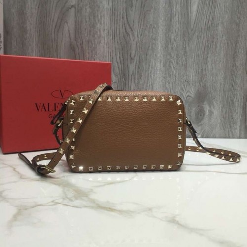 VALENTINO Sac bandoulière appareil photo en cuir Rockstud 2855 marron