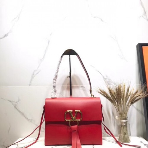 Valentino Garavani VRING Petit sac à bandoulière en cuir 00843 rouge