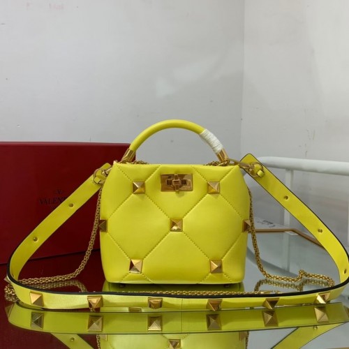 Valentino moyen Garavani Roman Stud V1198 jaune