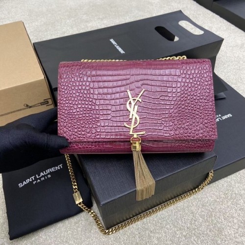 YSL KATE MEDIUM AVEC PAMPILLE EN CUIR BRILLANT ESTAMPÉ CROCODILE 377829 Bordeaux