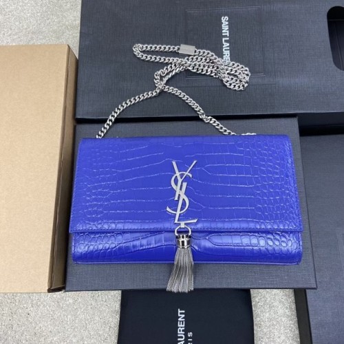 YSL KATE MEDIUM AVEC GLAND EN CUIR BRILLANT ESTAMPÉ CROCODILE B377829 bleu