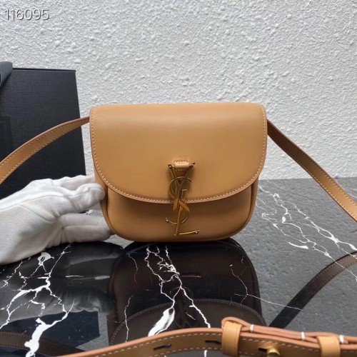 Yves Saint Laurent Sac à bandoulière en cuir de veau 619740 abricot