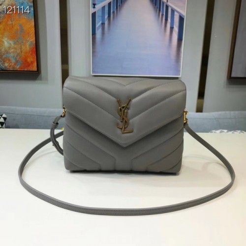 Yves Saint Laurent Sac fourre-tout en cuir de veau 467072 gris