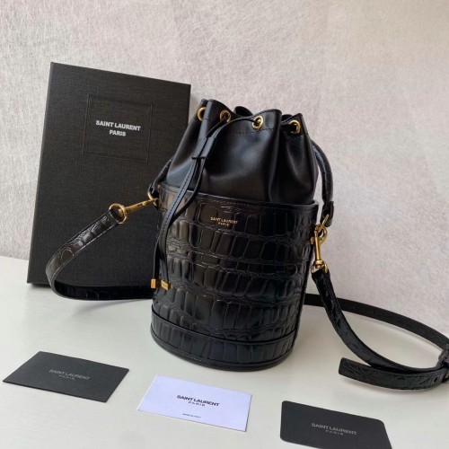 Yves Saint Laurent EN CUIR LAQUE EMBOSSÉ CROCODILE ET AGNEAU Y677825 noir