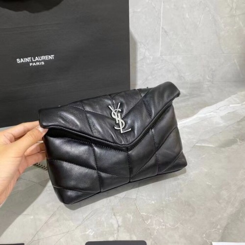 Yves Saint Laurent LOULOU PUFFER DANS UN SAC EN CUIR MAT FROISSÉ MATELASSÉ Y620333 Noir