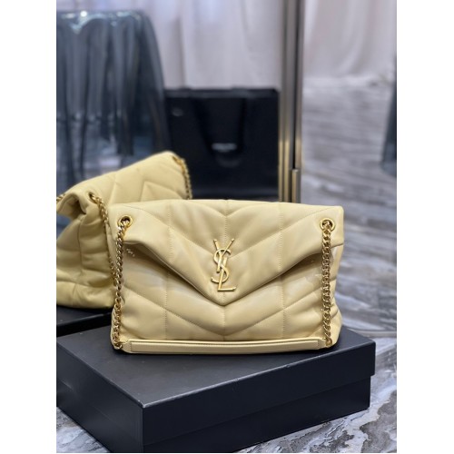 Yves Saint Laurent SAC MOYEN LOULOU PUFFER EN CUIR MATELASSÉ FROISSÉ Y577475 jaune
