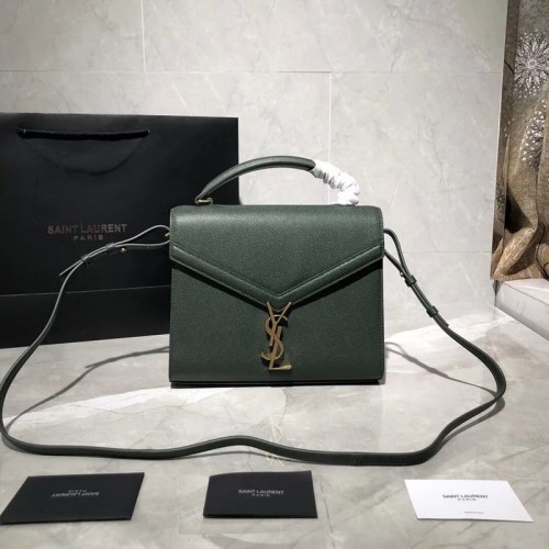 Yves Saint Laurent SAC MOYEN À POIGNÉE SUR LE HAUT CASSANDRA EN CUIR EMBOSSÉ GRAIN DE POUDRE Y578000 Vert