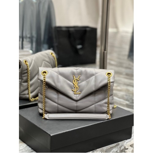 Yves Saint Laurent PETIT SAC À CHAÎNE PUFFER EN CUIR D'AGNEAU MATELASSÉ 5774761 gris