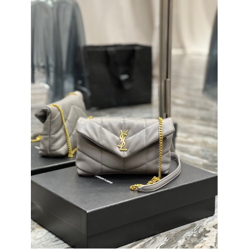 Yves Saint Laurent PETIT SAC À CHAÎNE PUFFER EN CUIR D'AGNEAU MATELASSÉ 620333 gris