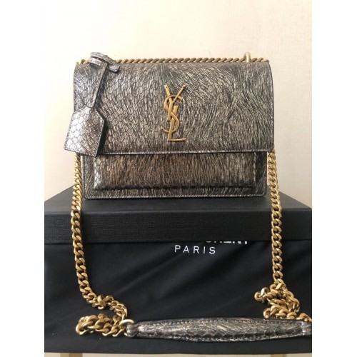 Yves Saint Laurent PETIT SAC CHAÎNE SUNSET EN CUIR ESTAMPÉ ÉCAILLES BRILLANT Y544296 gris
