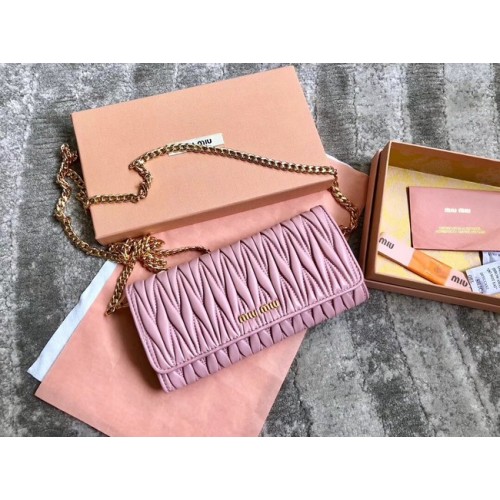 miu miu Pochette en cuir Matelasse Nappa 5DH002 rose