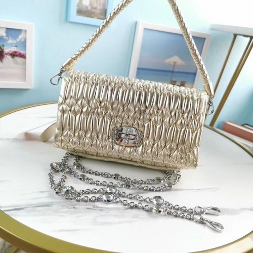 miu miu Matelasse Sac à bandoulière en cuir nappa 5BP012M or