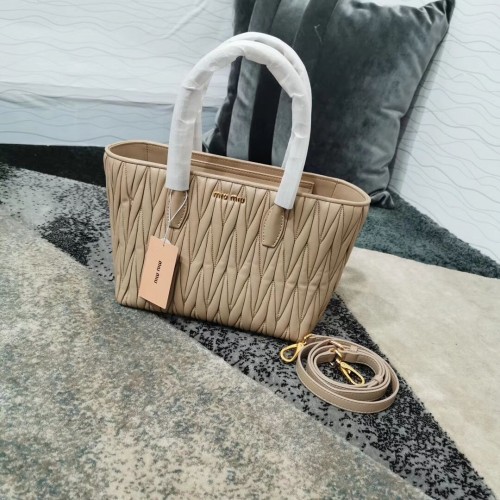 miu miu Matelasse Sac à main en cuir nappa 5BG163 Abricot