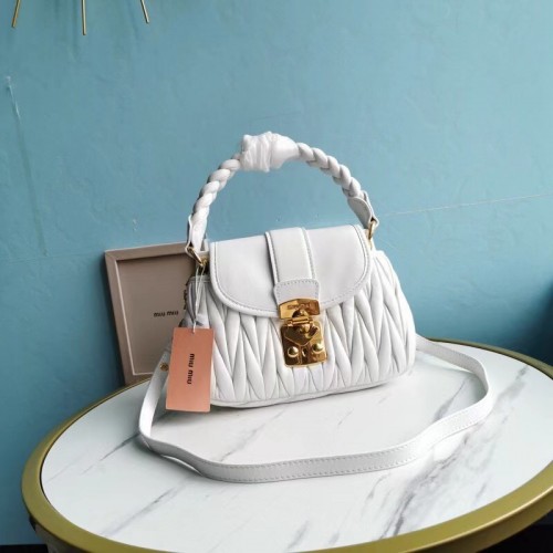 miu miu Matelasse Sac à main en cuir nappa 6998 blanc
